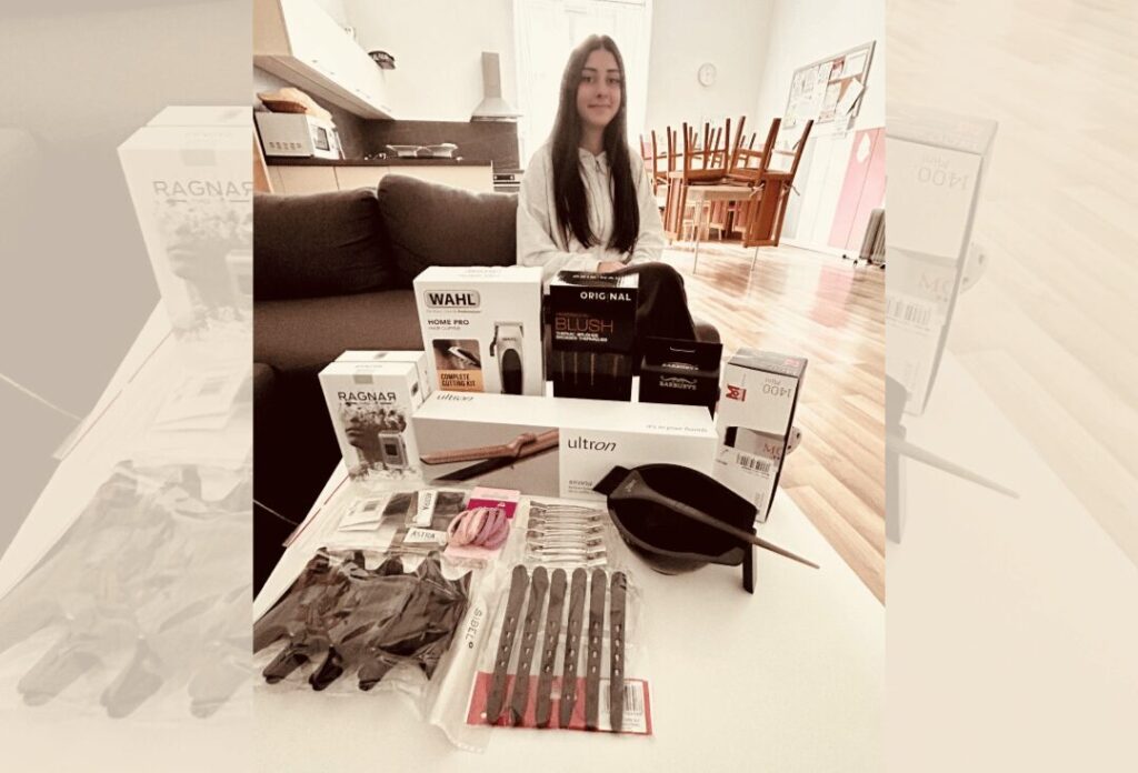 Kadeřnický kufřík pro Adélku.